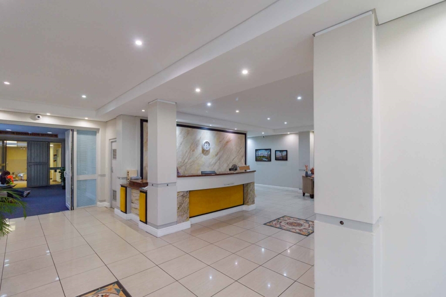 To Let 2 Bedroom Property for Rent in Sea Point Western Cape